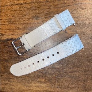 Woman’s Fossil watch band
